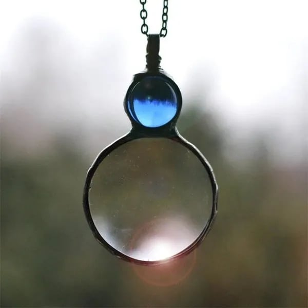 LumiLens – Stylish Magnifier Necklace