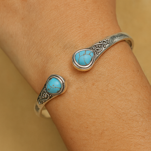 BohoCharm – Turquoise Statement Bangle