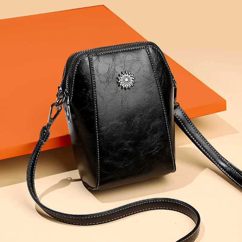 Retro Cowhide Shoulder Bag marnetic