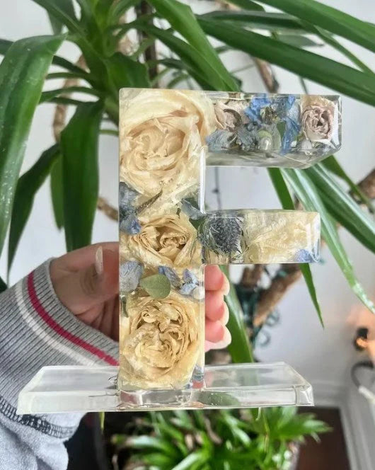 PetalAura – Dreamy Handmade Flower Lamp