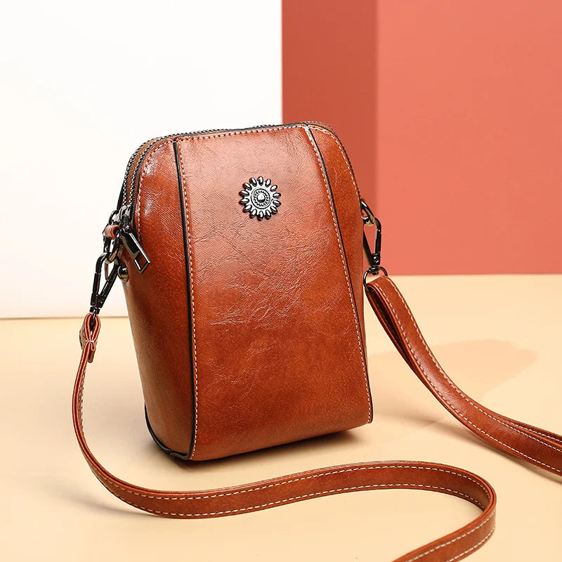 Retro Cowhide Shoulder Bag marnetic