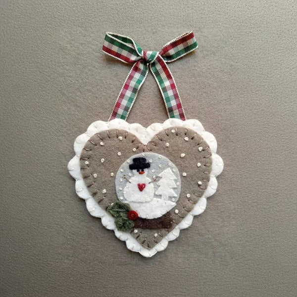 HeartHaven – Pre-Cut Felt Holiday Ornament Kit