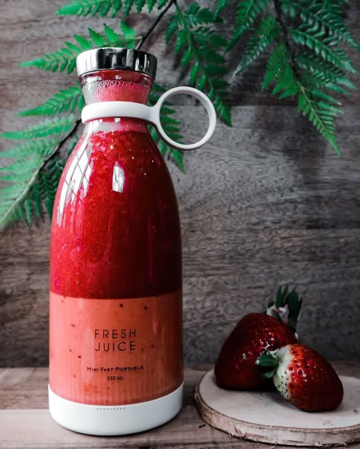 FreshNova – Rechargeable Mini Juicer