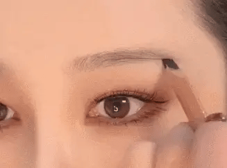 NaturalEdge - Long-Lasting Brow Pencil