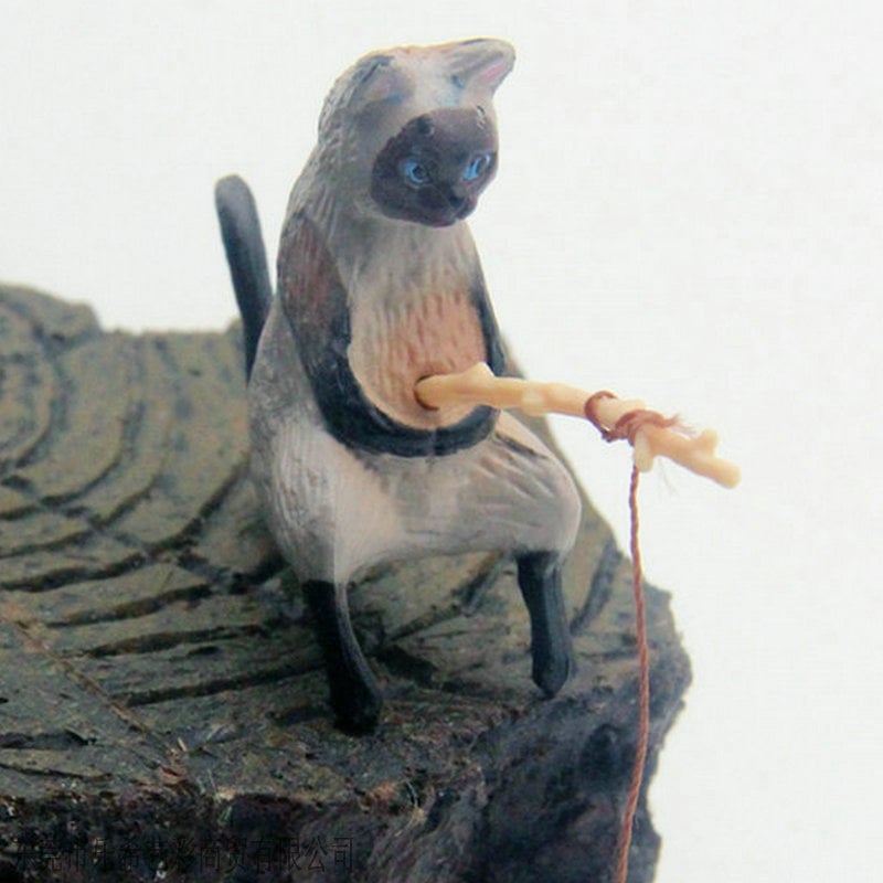 FelineFriends – Mini Cat Desk Figurines Set