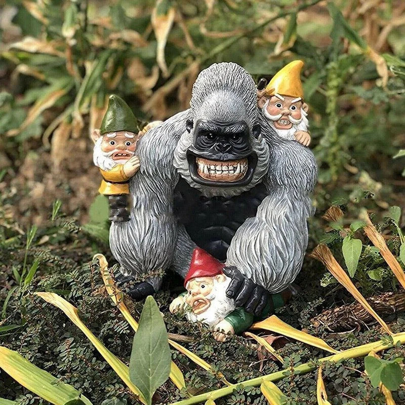 SnackBites – Hungry Gnomes Garden Statue