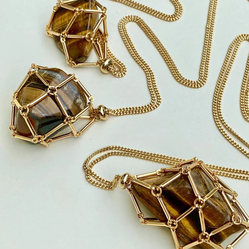 CrystalNest – Handmade Stone Holder Necklace