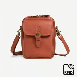 LuxeLoom – Classic Leather Crossbody Bag