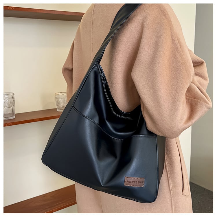 NovaTote – Minimal Leather Bag