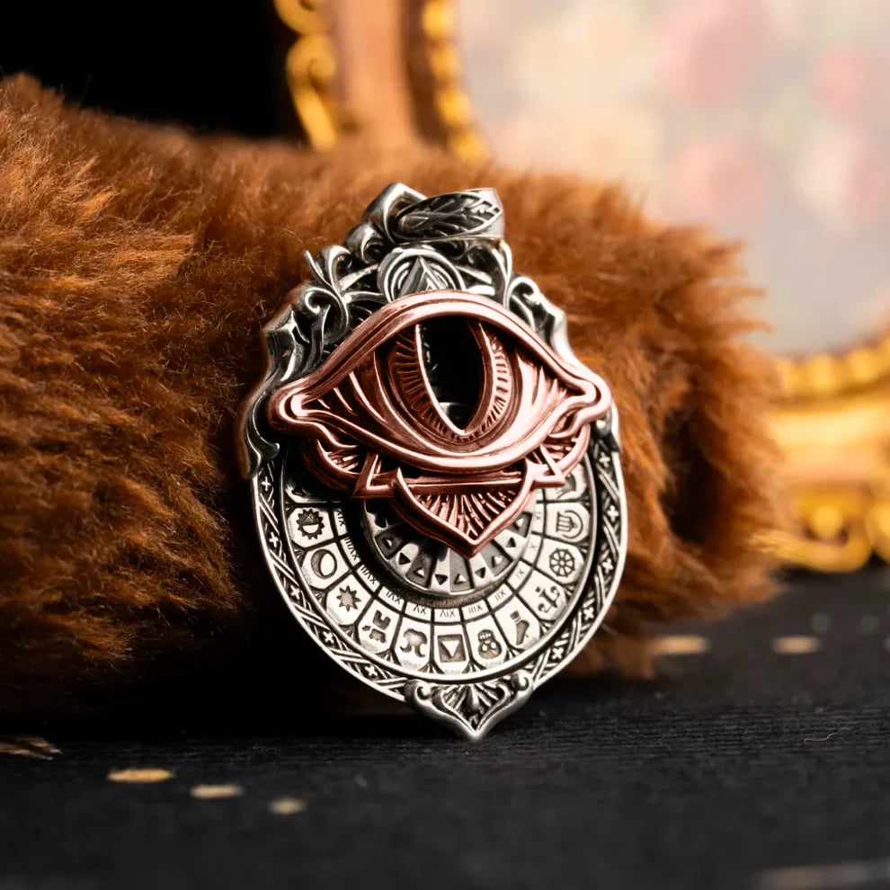 MysticEye – Handcrafted Tarot Eye Pendant