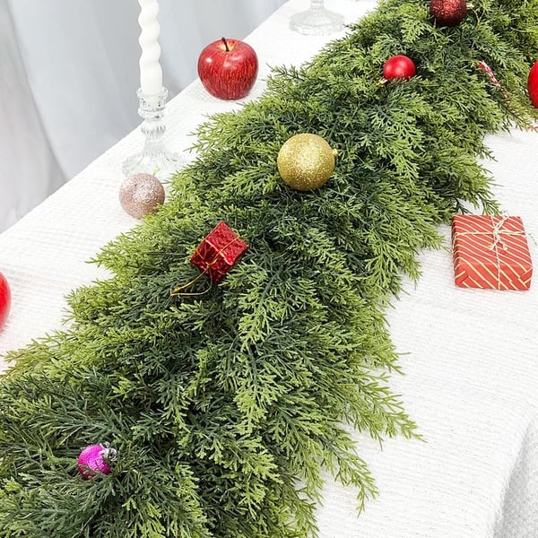 EverCedar – Realistic Winter Garland