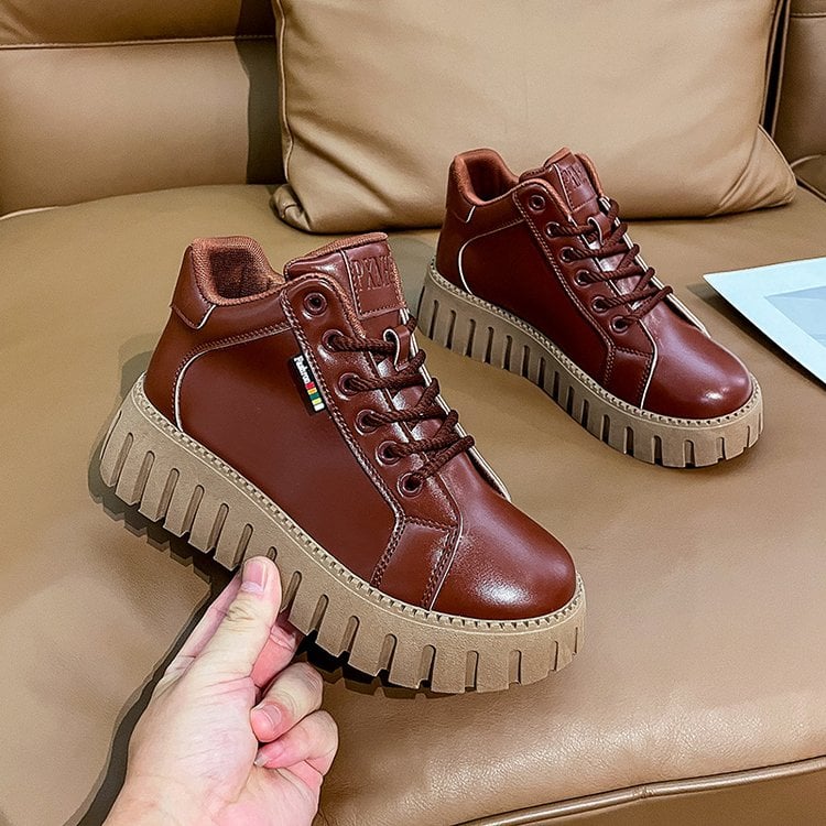 VeloraStep – Stylish Platform Boots