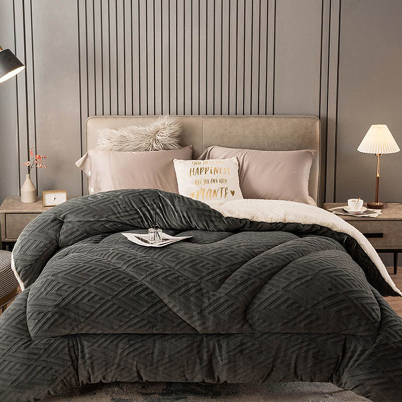 WarmHaven – Quilted Sherpa Winter Blanket