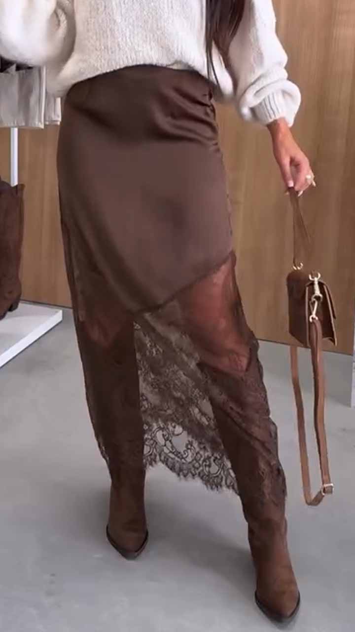 AmberTwist – Hollow Detail Fall Skirt