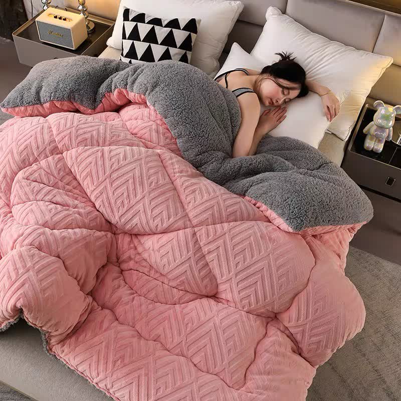 WarmHaven – Quilted Sherpa Winter Blanket