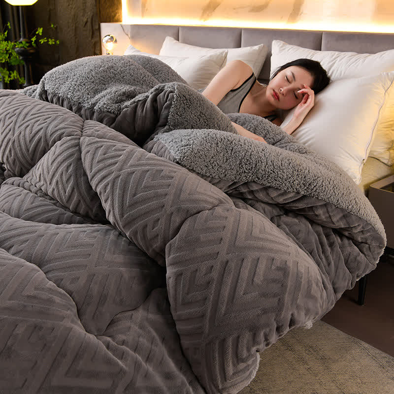 WarmHaven – Quilted Sherpa Winter Blanket