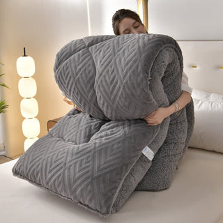 WarmHaven – Quilted Sherpa Winter Blanket