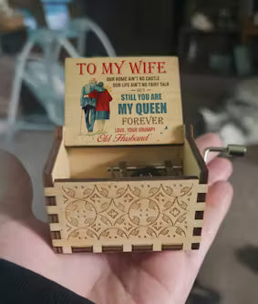 EndlessLove Melody - Romantic Gift for Couples, Husband & Wife - Music Box