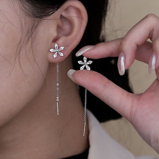 FloraGem – Dainty Flower Diamond Earrings(Pair)