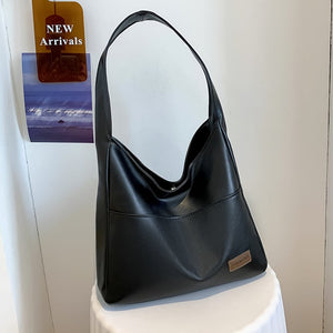 NovaTote – Minimal Leather Bag