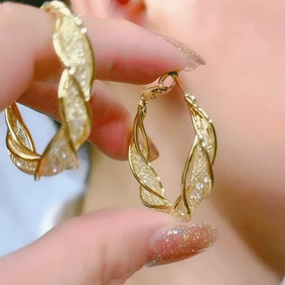 🔥🎁2024 New Year Hot Sale🎁 49% OFF🔥 - Fashion Twist Earrings