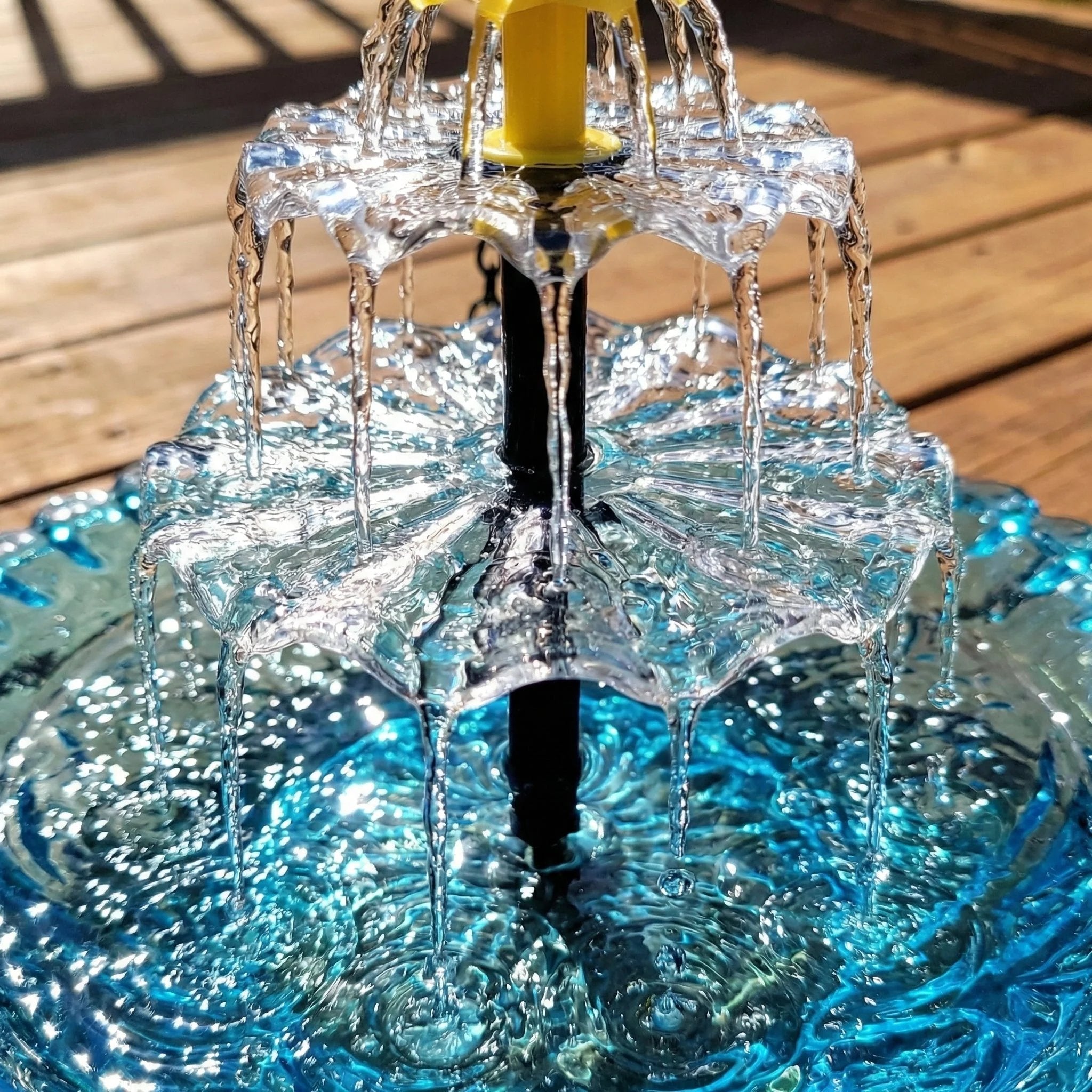 SolarCascade – Hanging Bird Bath Fountain