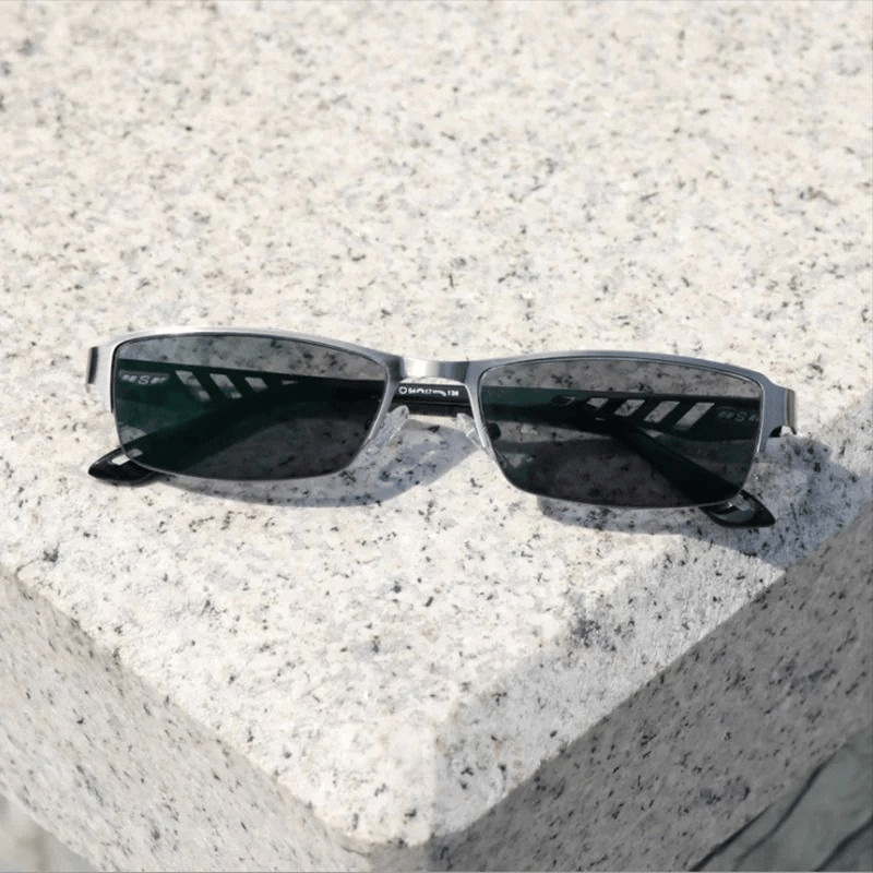 OptiShift - Auto-Tint Progressive Reading Glasses