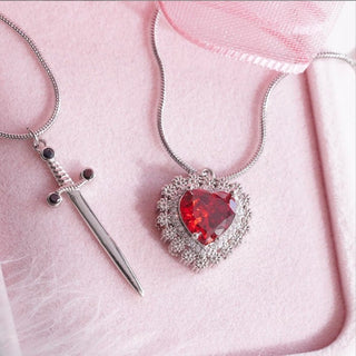 ForeverUs - Romantic Heart Necklace for Loved Ones