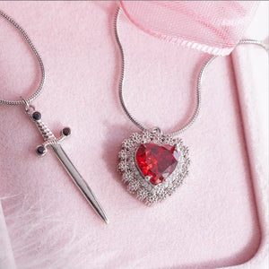 ForeverUs - Romantic Heart Necklace for Loved Ones