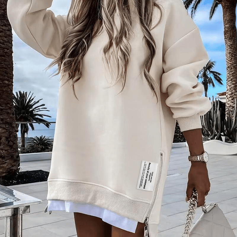 SlitGlow | Relaxed Elegance, Adjustable Comfort