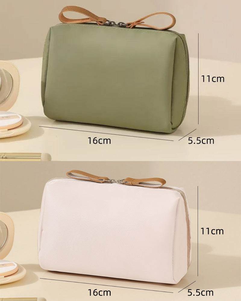 BeautyVault – Compact Large Capacity Makeup Bag