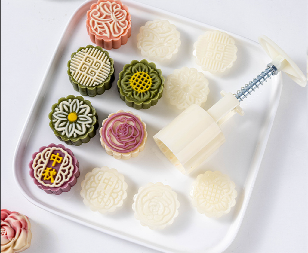 BakeCraft – Creative Cookie Shaping & Embossing Set