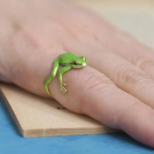 FrogGlam - Elegant Tree Frog Ring & Earrings