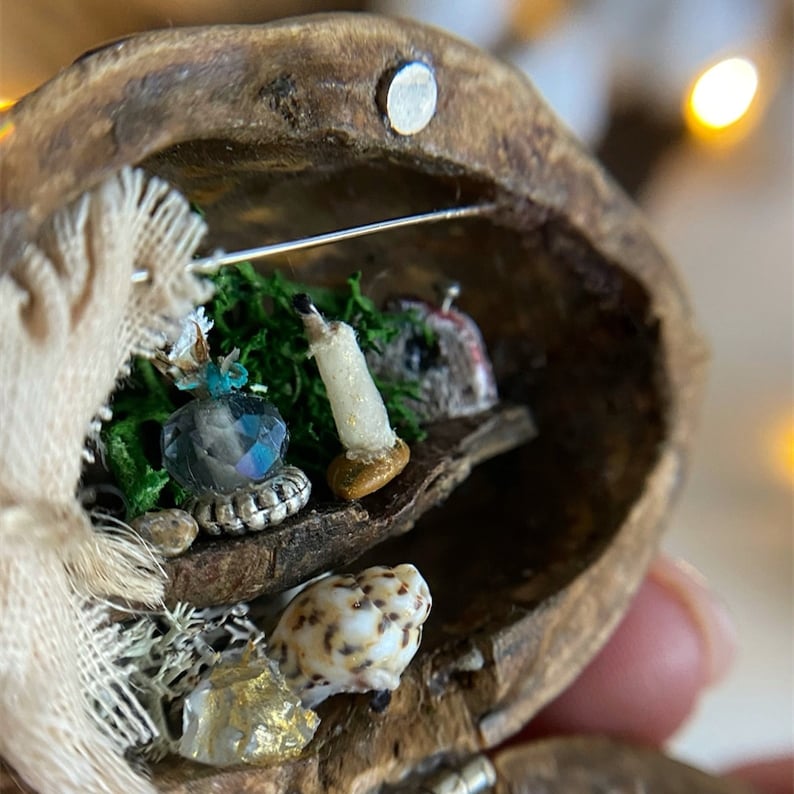 Tic Shells VerseNest - Miniature Walnut Shell Library