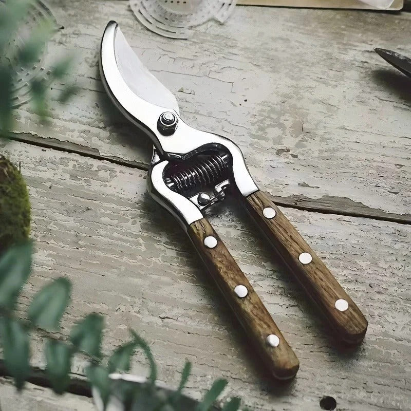 IronLeaf – Artisan Hand-Forged Multipurpose Shears