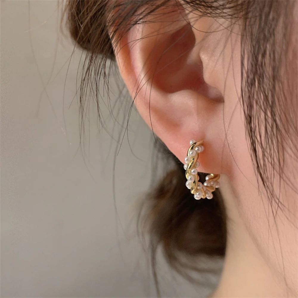 AuraGlam – Elegant Twisted Pearl Drop Earrings