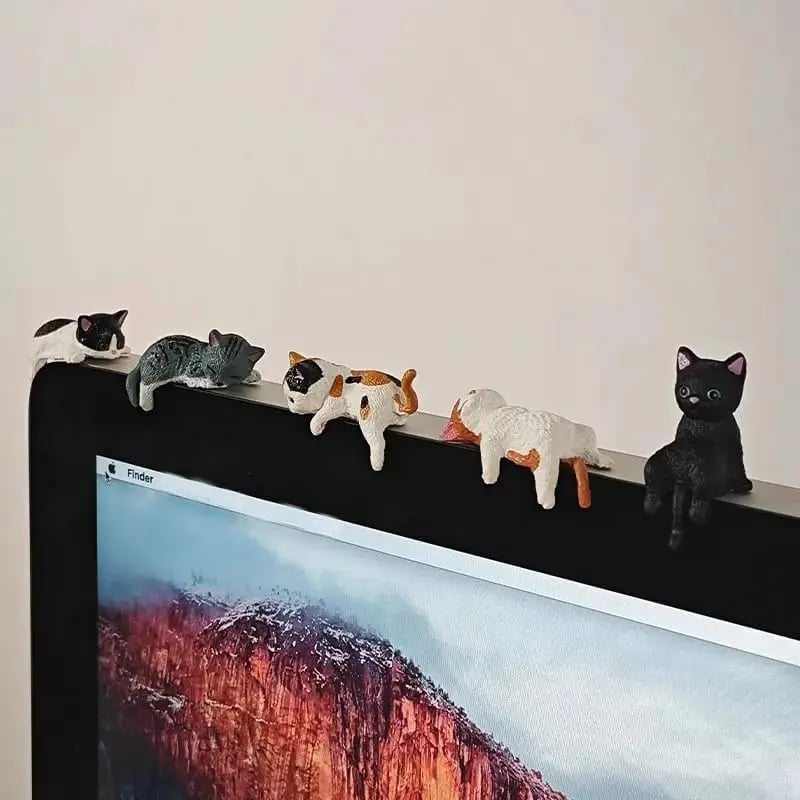 FelineFriends – Mini Cat Desk Figurines Set