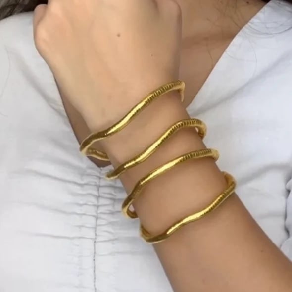 VenomLuxe – Sculpted Snake Jewelry Set