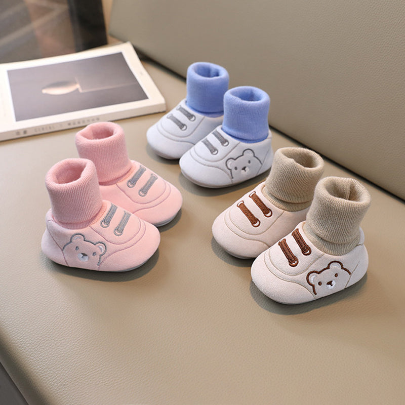 SnuggleSteps – Cozy Baby Winter Shoes