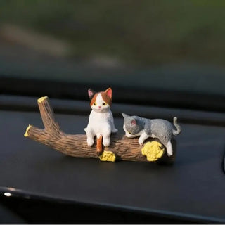 FelineFriends – Mini Cat Desk Figurines Set