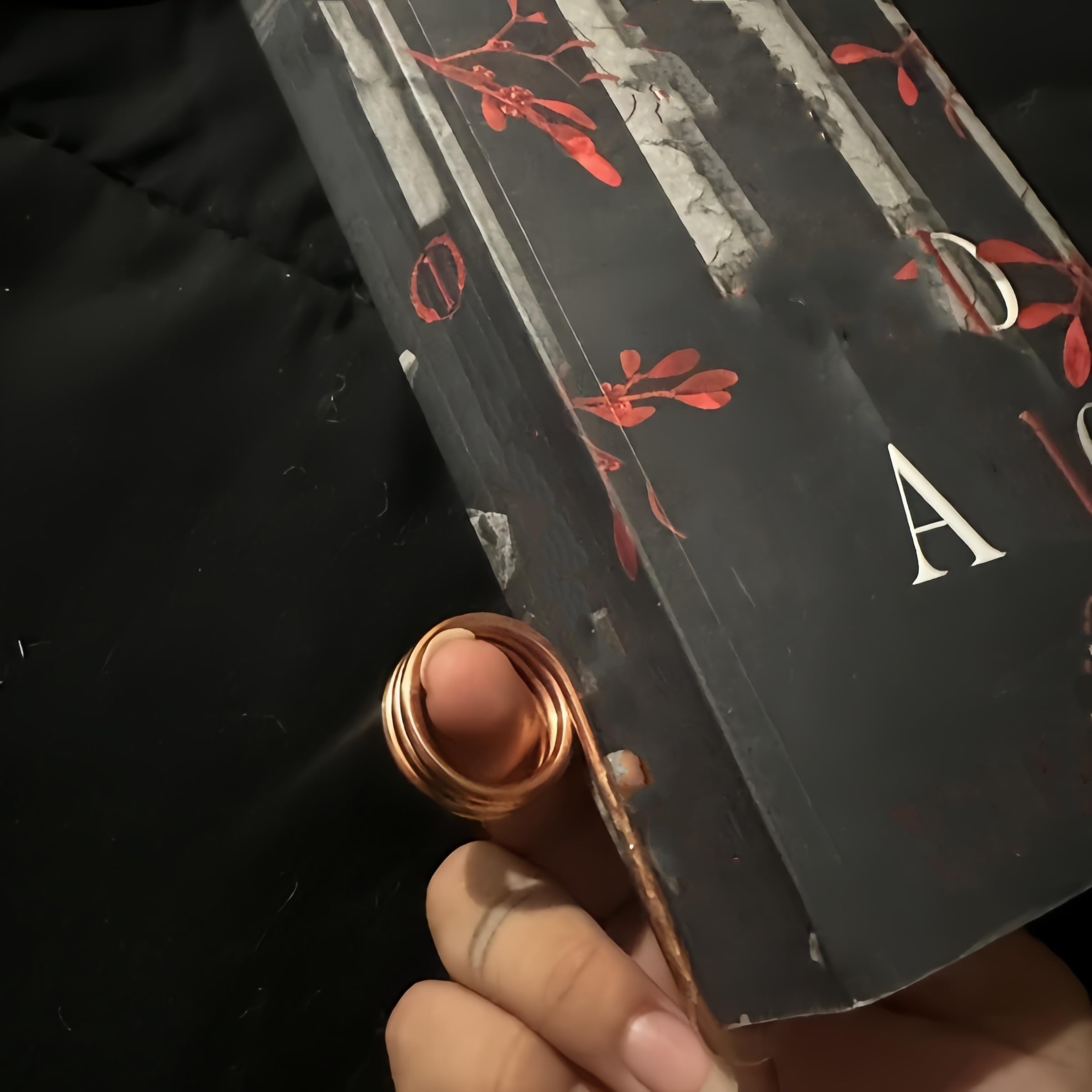 FlipEase – Durable Metal Thumb Bookmark Clip