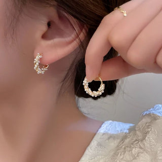 AuraGlam – Elegant Twisted Pearl Drop Earrings