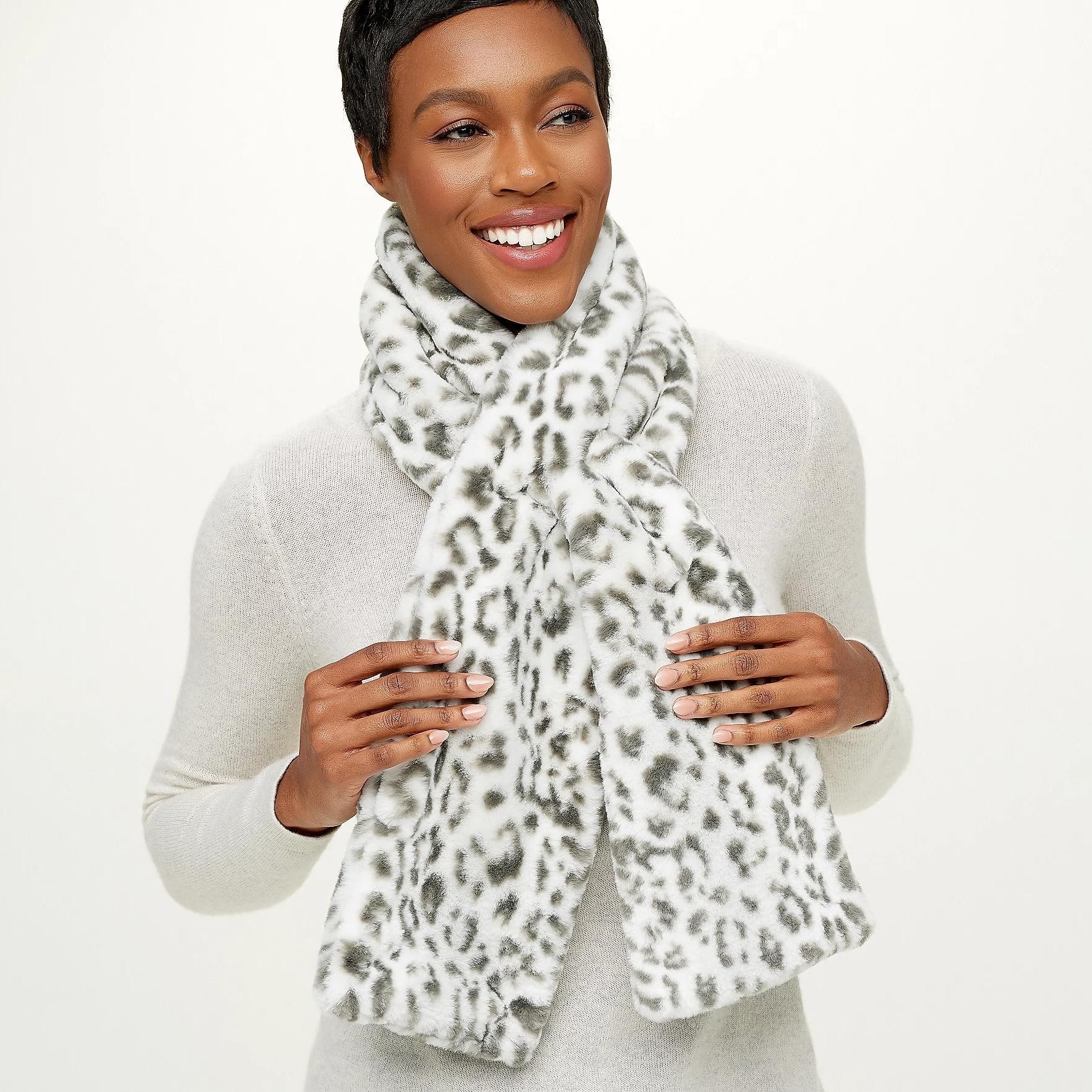 Holiday Mega Sale Save 50%🔥Faux Fur Pull-Through Scarf with Hidden Zipper Pocket
