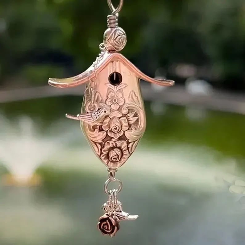 MagnoliaNest – 1951 Vintage Birdhouse Necklace