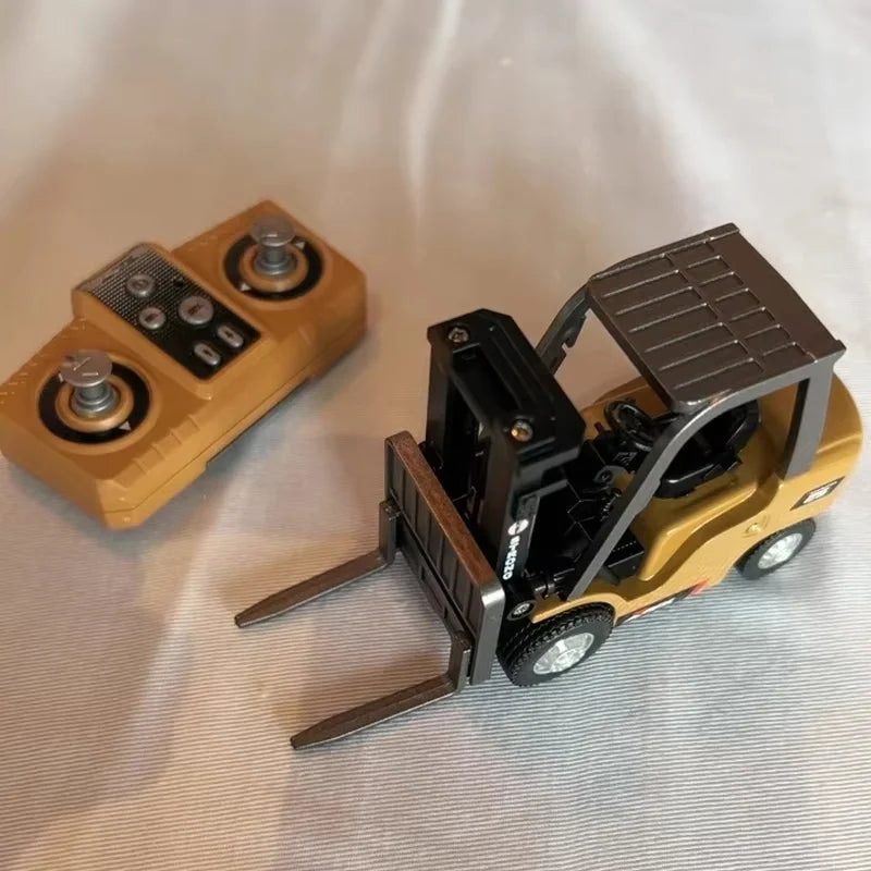 GearSprint – Mini Alloy RC Engineering Car