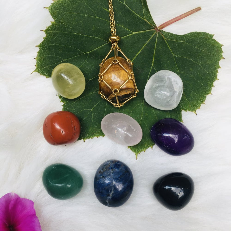 CrystalNest – Handmade Stone Holder Necklace