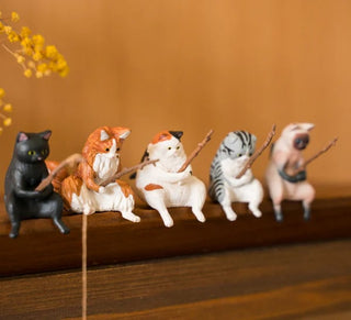 FelineFriends – Mini Cat Desk Figurines Set
