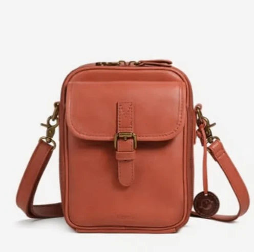 UrbanHide – Sleek Crossbody Leather Bag