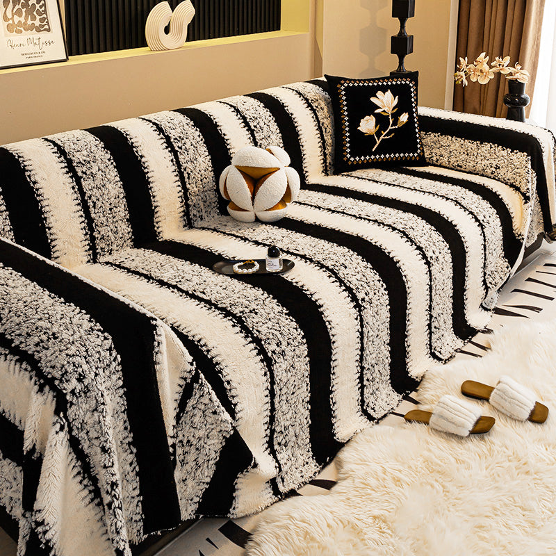 VeloraHome – Plush Sofa Cover