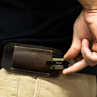 BladeHaven – Retro Leather Belt Scabbard